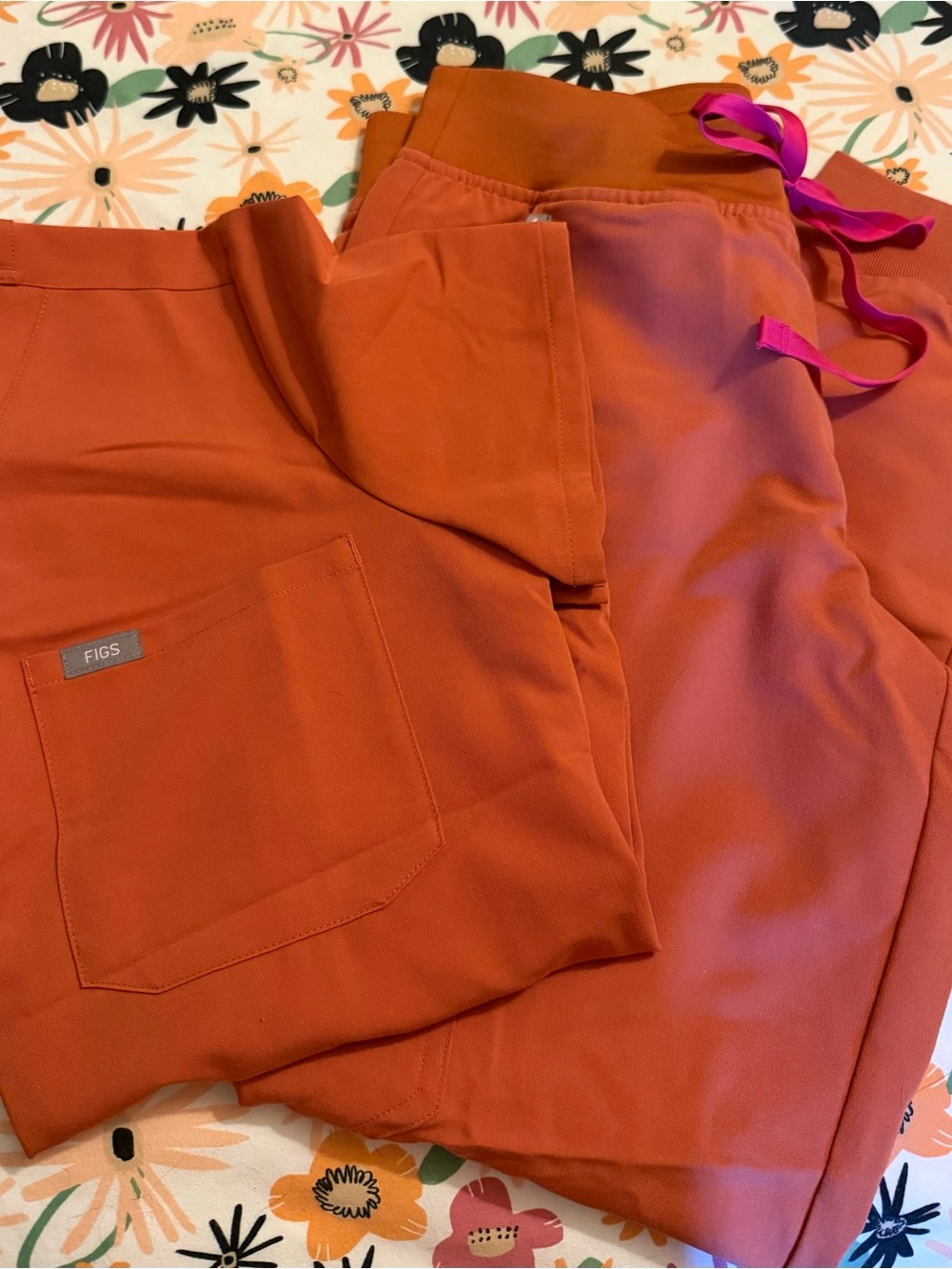Figs Terracotta Catarina small petite and Zamora joggers small petite